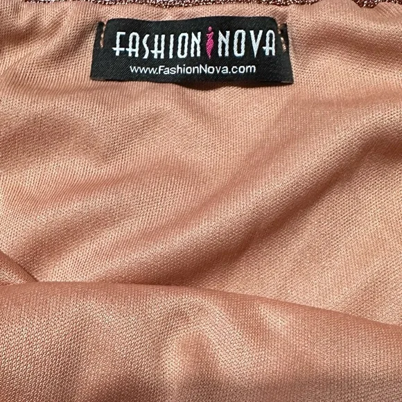 Fashion Nova “Sleek and Slay” Bodysuit Rose Gold Med - Picture 7 of 8
